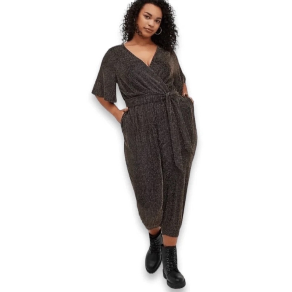 Torrid Shimmer Surplice Jumpsuit Short Sleeve Black & Gold Women’s L Size 12